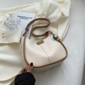 Texture bucket bag